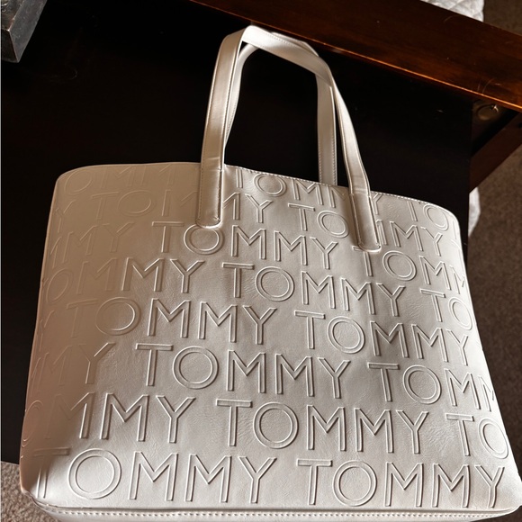 Tommy Hilfiger Embossed White Laptop Bag - Picture 1 of 7
